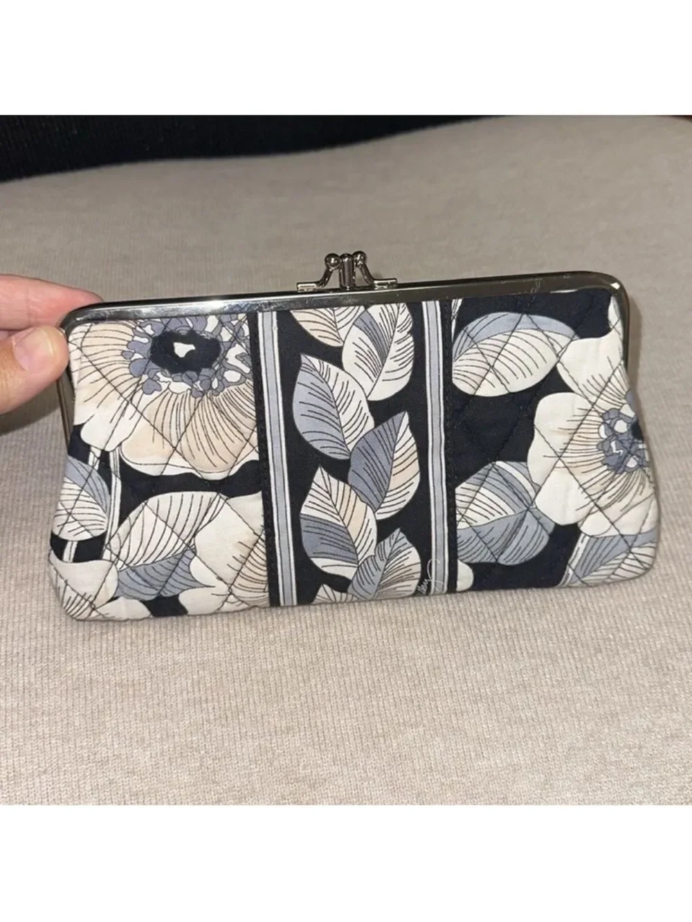VB Camellia Black Ivory Tan Gray Floral Quilted Cotton Kissing Wallet